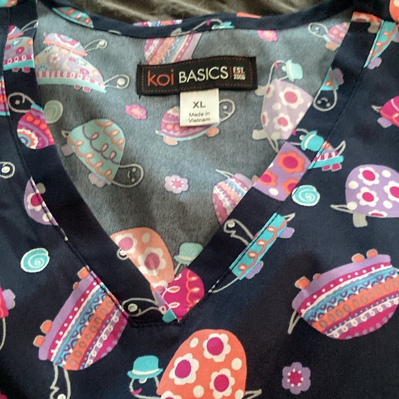 Scrubs, Women’s XL, By: Koi Basics, Blue, with Colored Turtles, - Picture 2 of 4